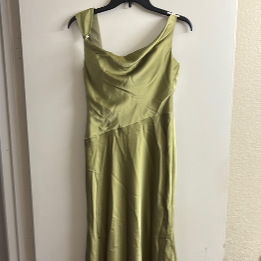 Elegant Green Sleeveless Dress